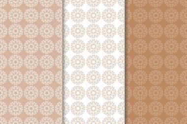 Çiçek süsler kümesi. Kahverengi, bej ve beyaz Dikişsiz desen Tekstil ve duvar kağıtları için