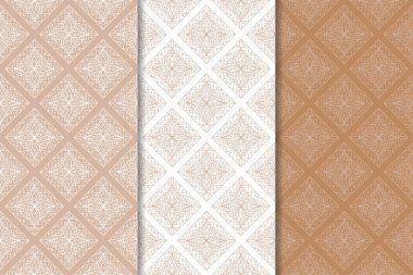 Kahverengi ve beyaz geometrik süsler. Web, Tekstil ve duvar kağıtları için dikişsiz desen seti