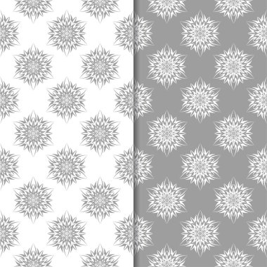 Beyaz ve gri çiçek süs tasarımlar. Tekstil ve duvar kağıtları için dikişsiz desen seti