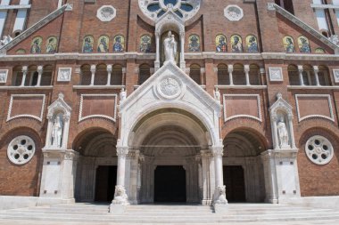 Ön cephe Szeged Katedrali, Macaristan