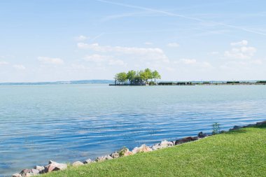 Balaton Gölü, Macaristan kıyıları tarafından Kezthely Molo Adası Limanı 
