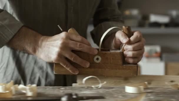 Madera Cepillado Carpintero Profesional Con Concepto Cepilladora Carpintería Artesanía — Vídeos de Stock