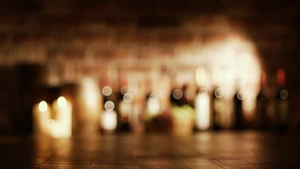 優れたワインとセラーでブドウのコレクション ワインおよびワイン文化の概念 — ストック動画