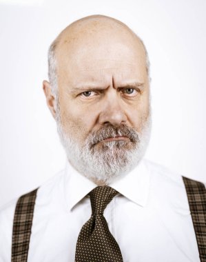 Hayal kırıklığına üzgün üst düzey adam beyaz arka plan üzerinde poz headshot