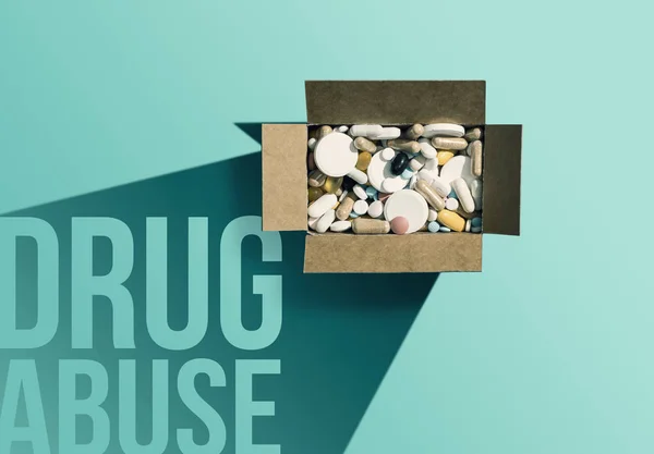 Prescrição de medicamentos e abuso de drogas — Fotografia de Stock