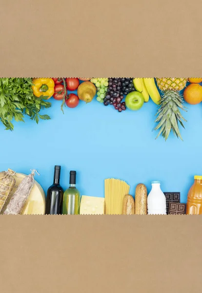 Bolsa de compras de comestibles con una variedad de productos —  Fotos de Stock