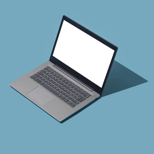 带空白屏幕的灰色金属笔记本电脑 — 图库照片