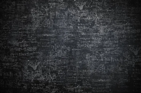 黒板上の複雑な科学と物理スケッチ — ストック写真