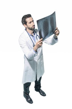 Hastanın radyografilerini kontrol etme de profesyonel radyolog