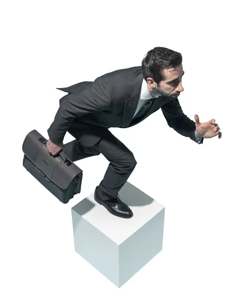 Un uomo d'affari efficiente che corre con la sua valigetta — Foto Stock