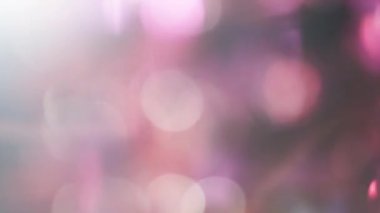Parlak bokeh ışıkları arka plan karanlıkta parlayan