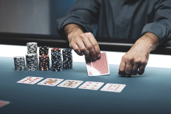 Покерный турнир в казино — стоковое фото