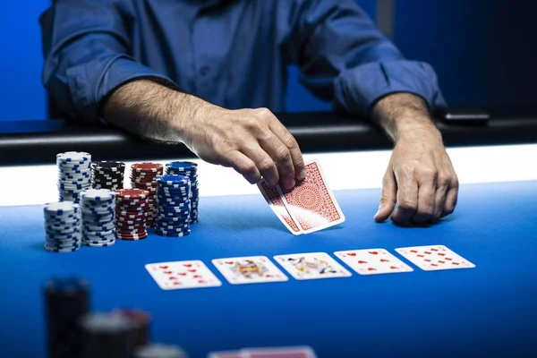 Texas Hold 'em poker tournament at the casino — Stock Photo, Image