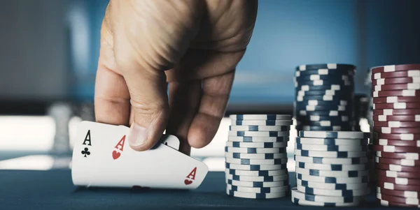 Hold 'em Texas torneio de poker no casino — Fotografia de Stock
