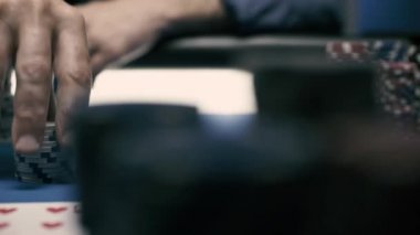 Texas Hold 'em poker turnuvası casino'da