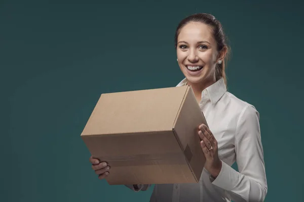 Happy Young Woman Holding Delivery Box Smiling Camera — Stock Photo, Image