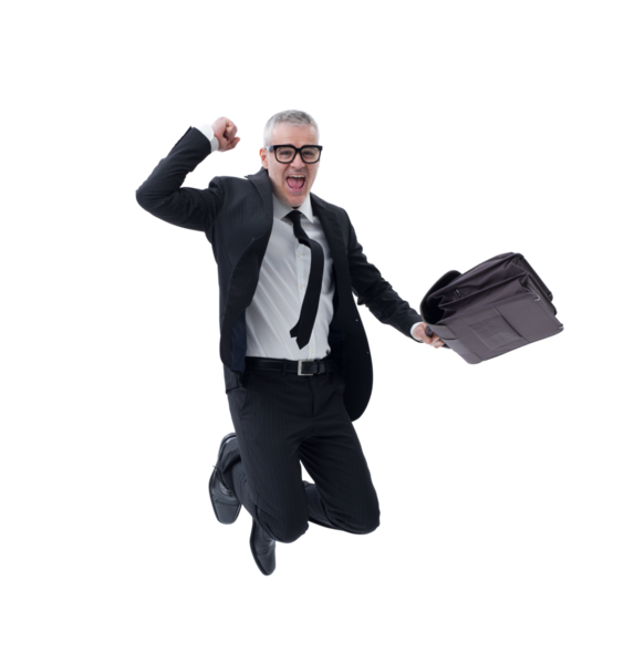 Elinde evrak çantası olan koyu renk takım elbiseli bir işadamı başarısını kutlarken sevinçle atlıyor..