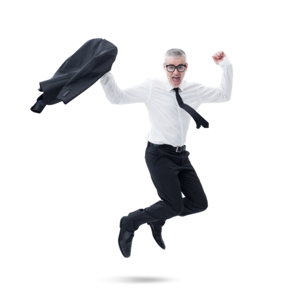 Koyu takım elbiseli bir işadamı başarısını kutlarken sevinçle atlıyor..