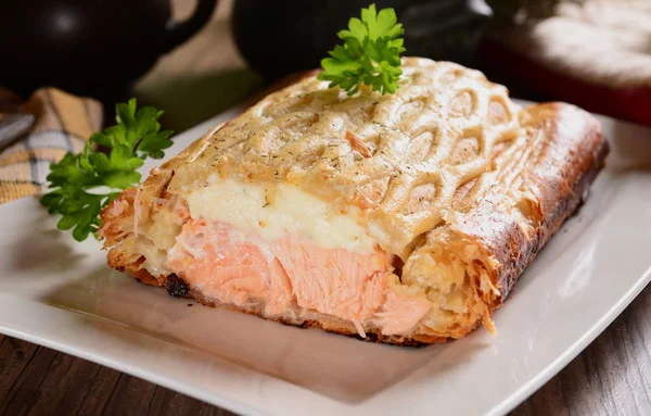 Delicious pie with salmon — Stock Photo, Image