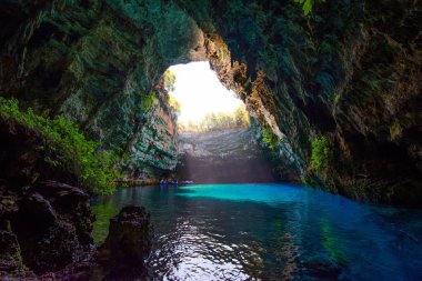 Ünlü melissani Gölü Kefalonia Adası - Yunanistan