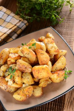 Biberiyeli kızarmış patates.