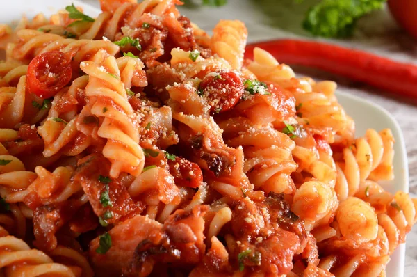 Pasta con salsa de tomate —  Fotos de Stock