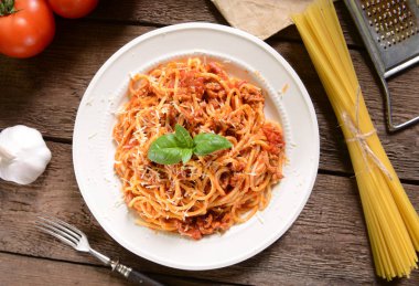 Spagetti Bolonez plaka