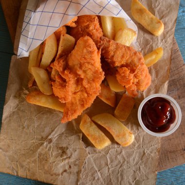 kızarmış balık ve cips