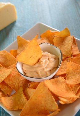 Crunhy cips ile peynir dip