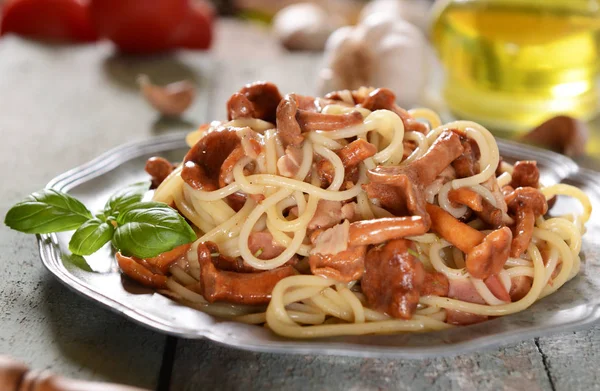 Köstliche Spaghetti Mit Pfifferlingen Nahsicht — Stockfoto