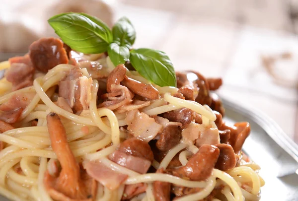 Köstliche Spaghetti Mit Pfifferlingen Nahsicht — Stockfoto