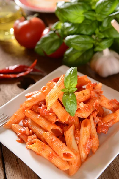 Massa Penne Com Molho Pimenta Quente Arrabiata — Fotografia de Stock