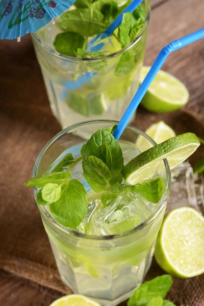 Mojito Drink Stare Drewniane Tła — Zdjęcie stockowe