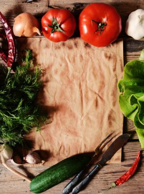 Vintage kağıt ve sebze çevresinde - gıda arka plan yemek tarifleri için 