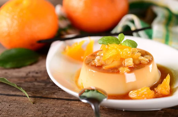 Italiaans Dessert Panna Cotta Met Sinaasappelsaus — Stockfoto