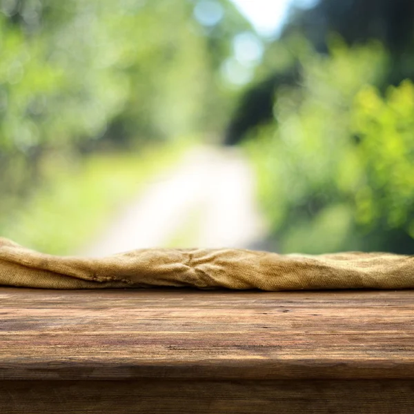 Lege Houten Tafel Voor Montages Van Vertoning — Stockfoto