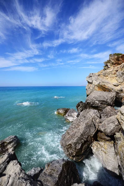 Bela Paisagem Mar Mediterrâneo Sob Céu Azul — Fotografia de Stock