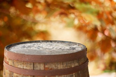 Eski varil üst ekran montages için