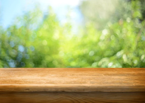 Görüntü montages boş ahşap tablo