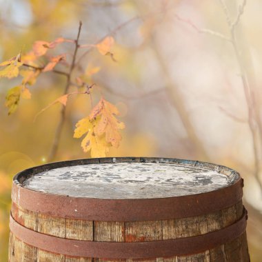 Eski varil üst ekran montages için