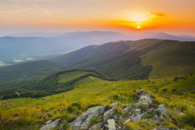 görkemli Dağları güzel gün batımı