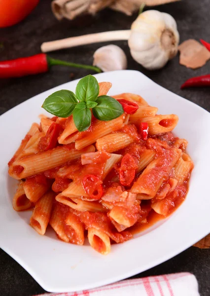 Lezzetli Penne Arrabiata Soslu Makarna — Stok fotoğraf