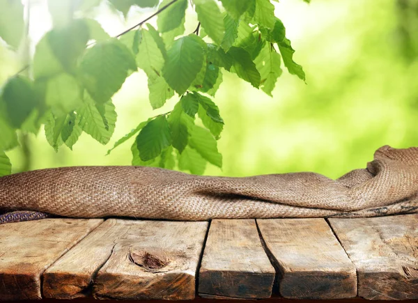 Tavolo Legno Vuoto Con Sfondo Naturale Sfocato — Foto Stock