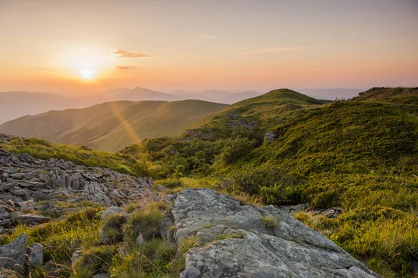 Piękny Zachód Słońca Majestatyczne Góry — Zdjęcie stockowe