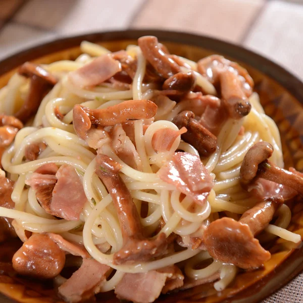 Delicious Spaghetti Pasta Chanterelles Ham — Stock Photo, Image