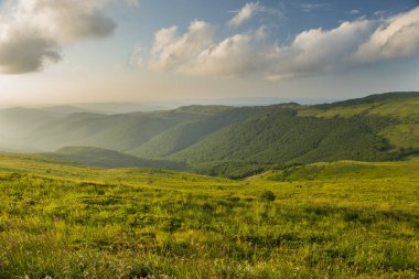 güzel görkemli Dağları manzara gündüz sırasında