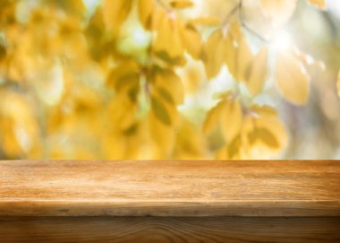 Görüntü montages boş ahşap tablo