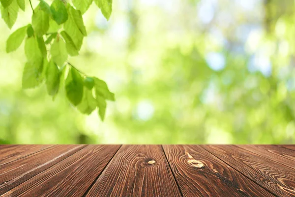 Prázdné Dřevěný Stůl Pro Zobrazení Fotomontáže — Stock fotografie