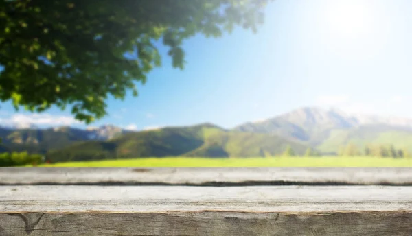 Пустой Деревянный Стол Естественным Фоном — стоковое фото