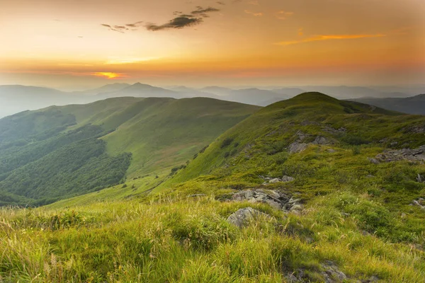 Beautiful Sunset Majestic Green Mountains — Stock Photo, Image